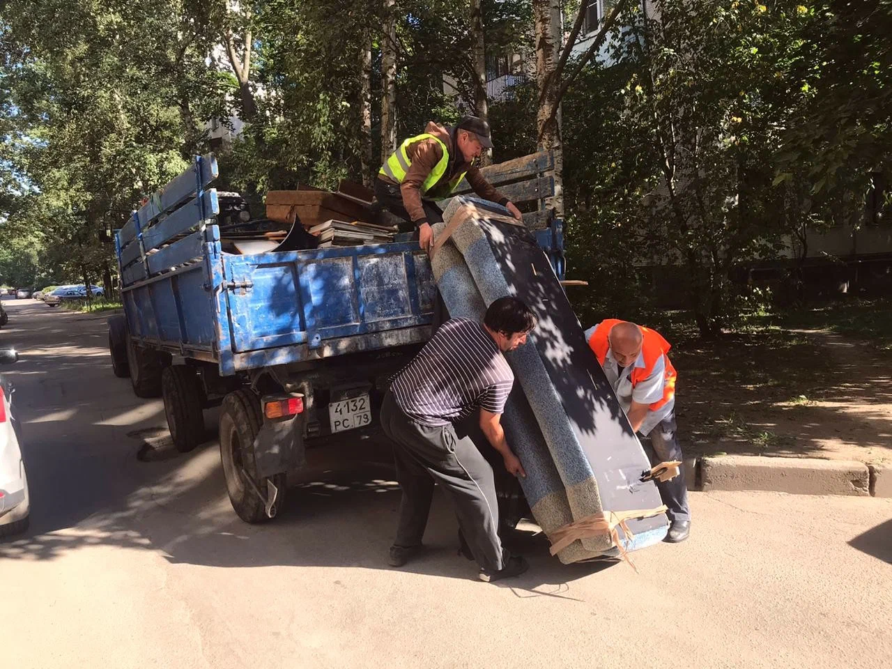 Профессиональный вывоз крупногабаритного мусора в Грозном в октябре