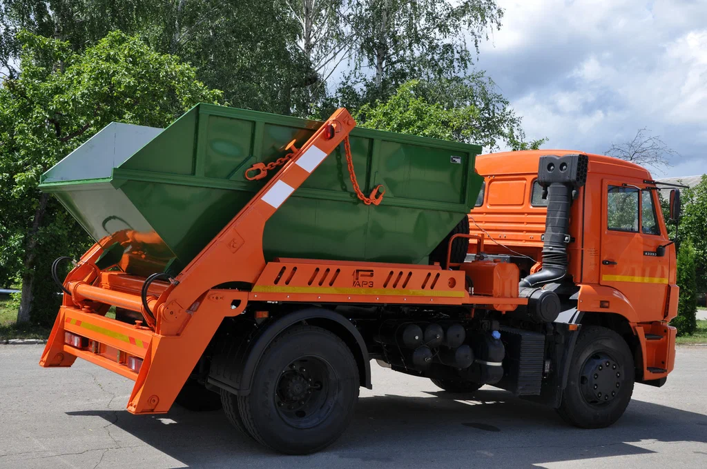 Заказ бункеровоза для вывоза мусора и отходов в Грозном в октябре