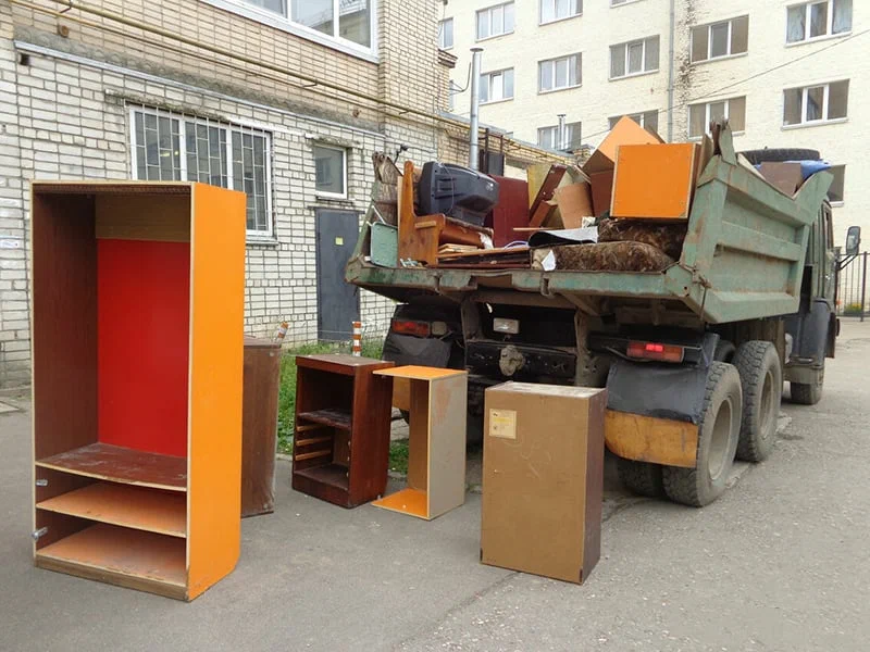 Вывоз шкафа в Грозном от ПроМусор — недорого, демонтаж, утилизация, вывоз из квартиры от 872 руб