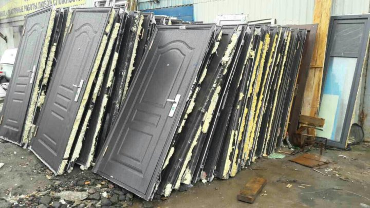 Вывоз металлических дверей с утилизацией в Грозном в октябре