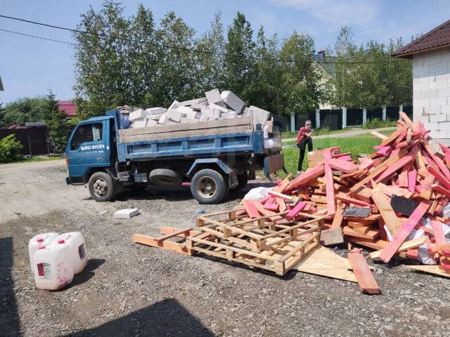 Вывоз мусора с чердака в Грозном в октябре