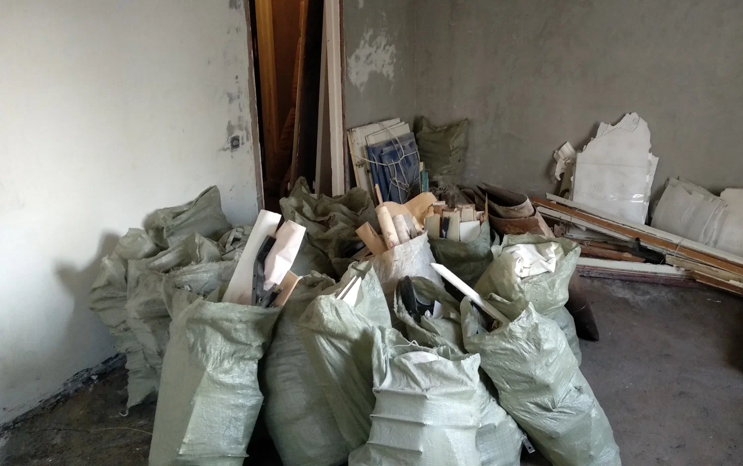Уборка строительного мусора с вывозом и утилизацией в Грозном в октябре
